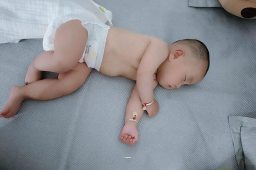 建湖宝宝积食发烧怎么处理